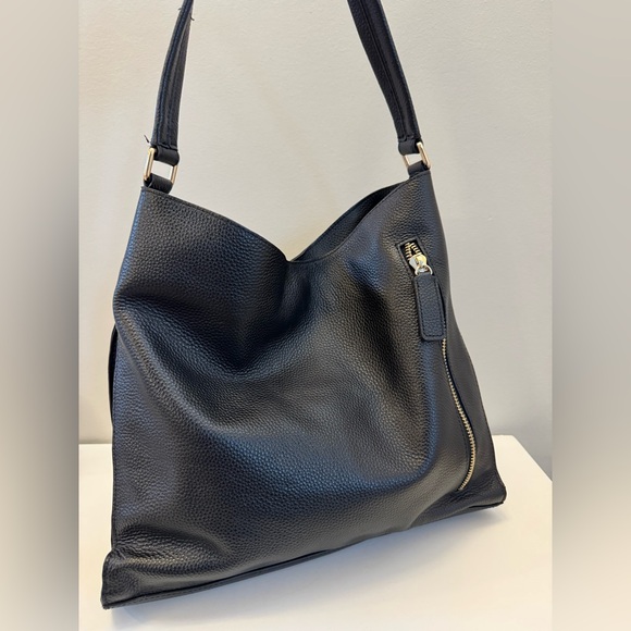 Tote Le Monde Handbags - Tote Le Monde Florence Slouch Leather
Hobo Bag - Black